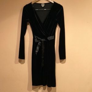 V neck holiday dress